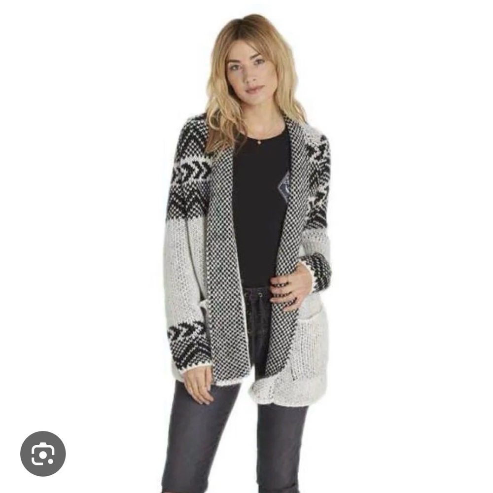 Billabong size medium cardigan